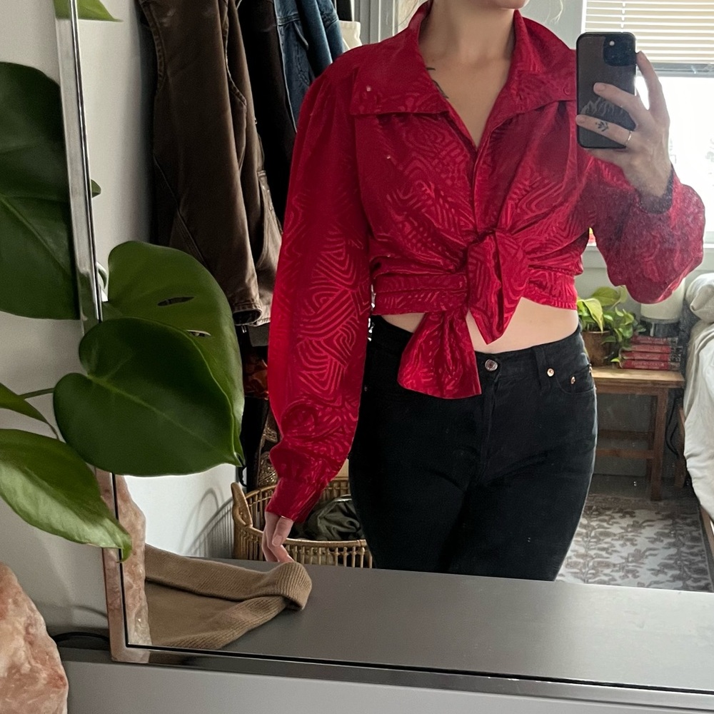 Read silky vintage blouse